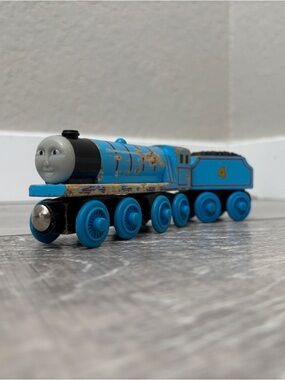 Wooden Weathered Gordon and Tender - Thomas & Friends